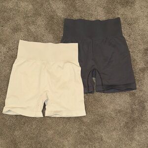 High-Waisted Ribbed Biker Shorts Set in Cream and Gray